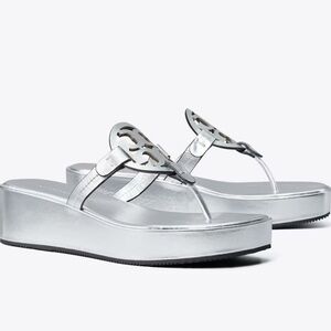 Tory Sleek Silver Platform Sandals with Metallic Finish